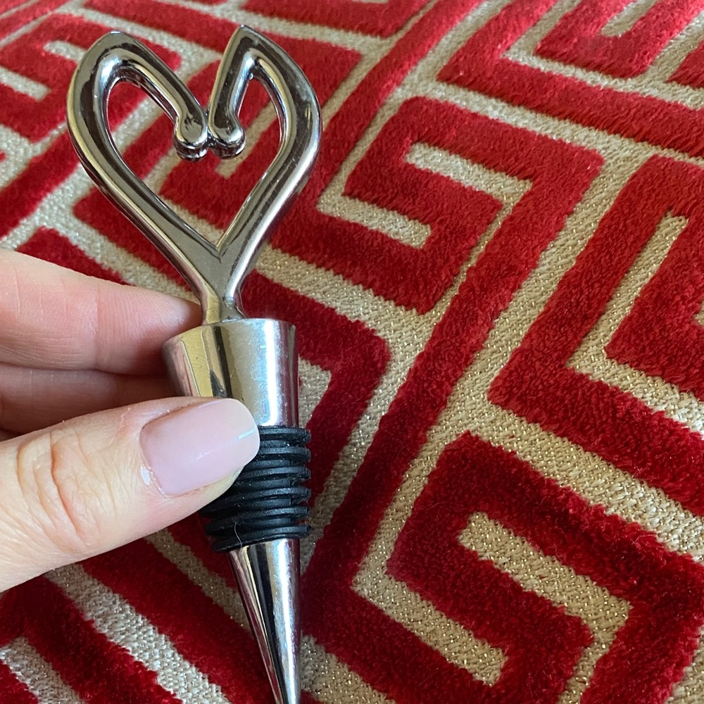 Silver Heavy Rubber Heart 💜 Bottle Stopper